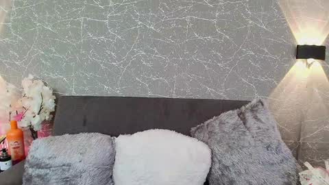 Snapshot of mia_roux13 chatting on 01/16/25, 06:48 Mia Roux online show from 01/16/25, 06:48