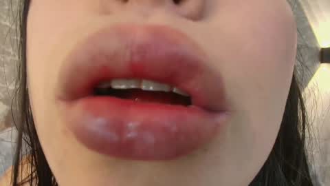 Snapshot of mia_roux13 chatting on 02/02/25, 01:23 Mia Roux online show from 02/02/25, 01:23