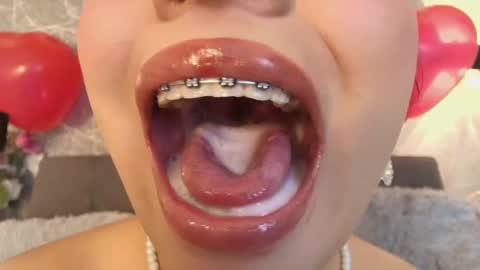 Snapshot of mia_roux13 chatting on 02/16/25, 01:14 Mia Roux online show from 02/16/25, 01:14