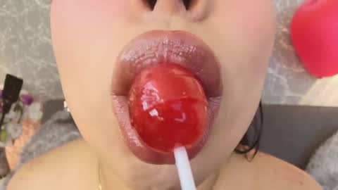 Snapshot of mia_roux13 chatting on 02/20/25, 07:19 Mia Roux online show from 02/20/25, 07:19