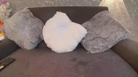 Snapshot of mia_roux13 chatting on 03/12/25, 09:24 Mia Roux online show from 03/12/25, 09:24