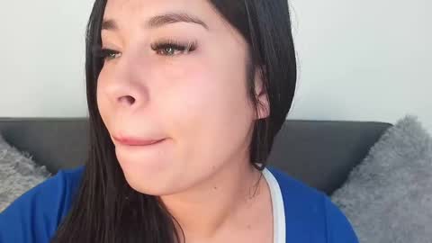 Snapshot of mia_roux13 chatting on 09/15/25, 02:50 Mia Roux online show from 09/15/25, 02:50