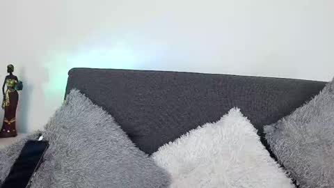 Snapshot of mia_roux13 chatting on 09/26/25, 06:12 Mia Roux online show from 09/26/25, 06:12