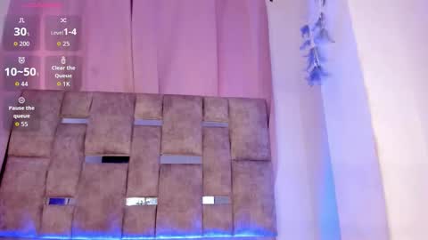 mia_royal online show from 02/05/26, 07:40