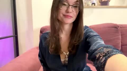 Snapshot of mia_shine_bright chatting on 09/30/25, 04:50 Mia online show from 09/30/25, 04:50