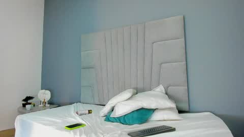 mia_smith_x online show from 02/07/25, 01:47