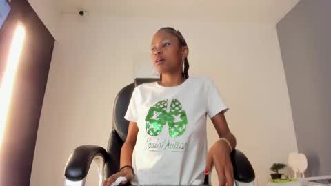 mia_smith_x online show from 03/05/25, 02:14