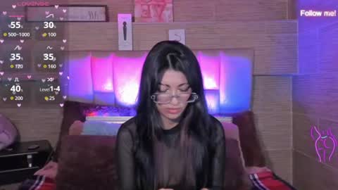 Mia online show from 07/07/26, 12:13