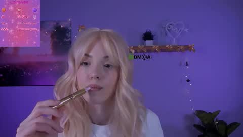 mia_starrr_ online show from 12/19/25, 08:05