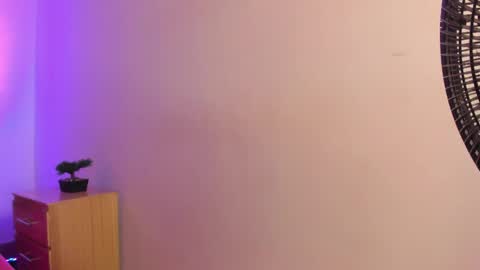 mia_sweetie1 online show from 05/29/26, 08:18