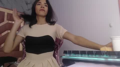 mia_swift_ch online show from 09/23/25, 04:15