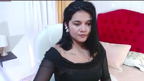 Mia  online show from 09/09/25, 01:38