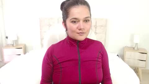 Mia  online show from 10/06/25, 02:09