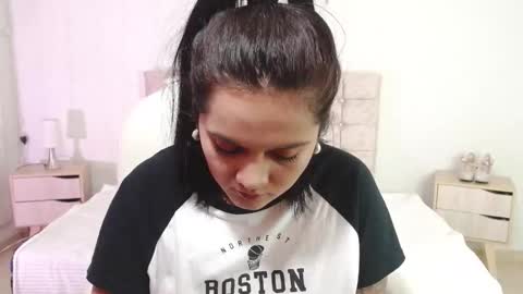 Mia  online show from 10/15/25, 04:01