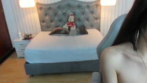 Mia Vanucci online show from 03/05/25, 06:44