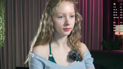 Mia online show from 11/27/25, 10:28