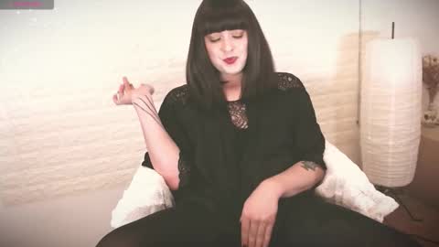 Snapshot of mia_wallase chatting on 01/08/26, 07:43 mia_wallase online show from 01/08/26, 07:43