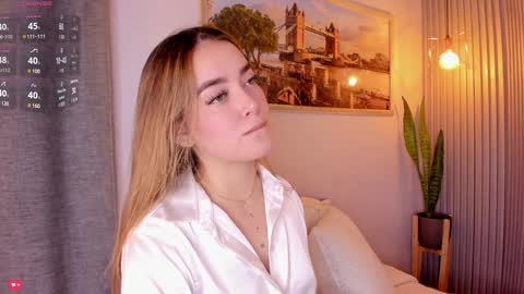 Mia White  online show from 02/03/25, 12:47