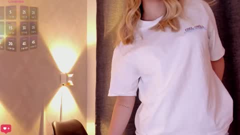 Mia White  online show from 11/01/25, 12:51