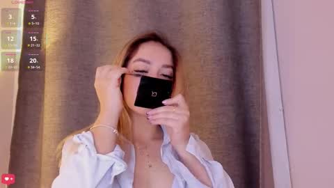 Mia White  online show from 11/24/25, 01:22