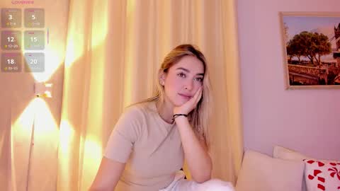 Snapshot of mia_white11 chatting on 12/18/25, 12:44 Mia White online show from 12/18/25, 12:44