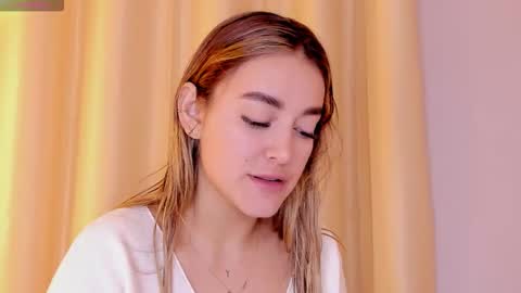 Snapshot of mia_white11 chatting on 01/08/26, 01:02 Mia White online show from 01/08/26, 01:02