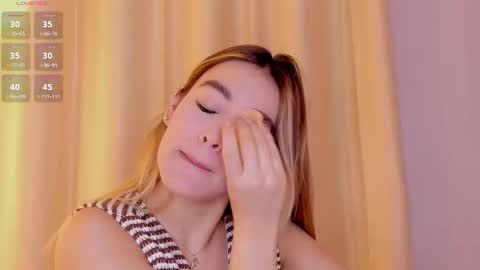 Snapshot of mia_white11 chatting on 02/16/26, 01:07 Mia White online show from 02/16/26, 01:07