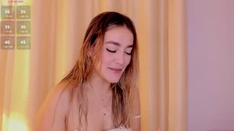 Snapshot of mia_white11 chatting on 02/21/26, 01:01 Mia White online show from 02/21/26, 01:01