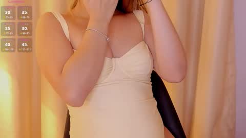 Snapshot of mia_white11 chatting on 02/23/26, 01:19 Mia White online show from 02/23/26, 01:19