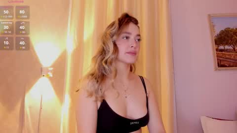 Mia White  online show from 03/28/26, 12:38