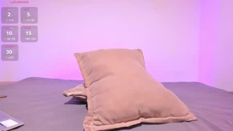 MIA INDEPENDENT MODEL  online show from 03/08/26, 11:19