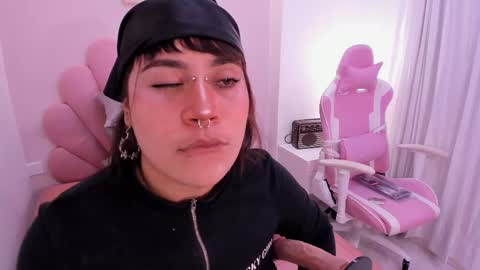 Snapshot of mia_yeager chatting on 10/08/25, 04:10 mia_yeager online show from 10/08/25, 04:10