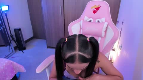 Snapshot of miaa_06 chatting on 01/08/26, 09:17 mia nicolle online show from 01/08/26, 09:17