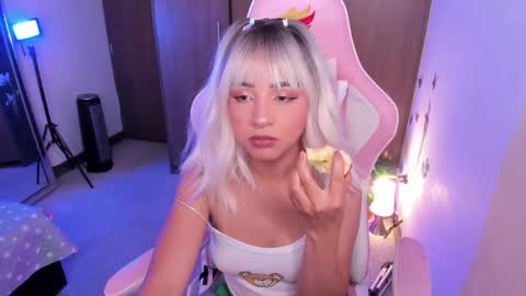 Snapshot of miaa_06 chatting on 01/10/26, 12:01 mia nicolle online show from 01/10/26, 12:01