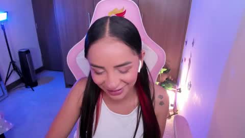 Snapshot of miaa_06 chatting on 01/12/26, 03:01 mia nicolle online show from 01/12/26, 03:01