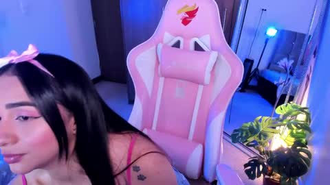 mia  nicolle online show from 05/05/26, 11:24