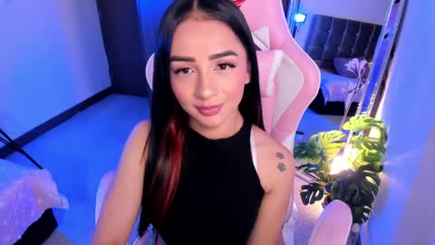 mia  nicolle online show from 05/11/26, 12:49