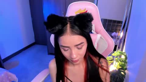 mia  nicolle online show from 05/12/26, 12:08