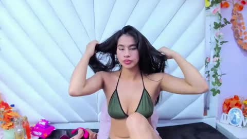 miaa_davis_ online show from 10/01/25, 03:34