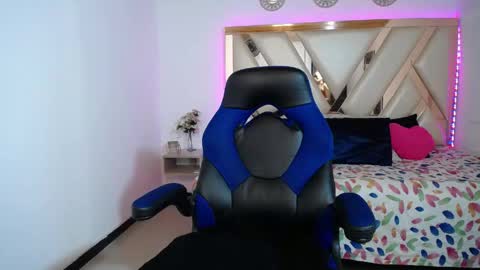 Snapshot of miaa_ferrari1 chatting on 04/14/26, 12:00 MIA online show from 04/14/26, 12:00
