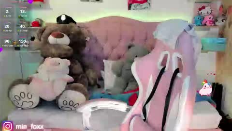 Mia online show from 02/28/26, 11:28