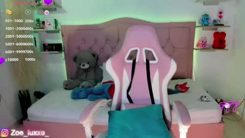 Snapshot of miaa_foxx_ chatting on 06/02/26, 09:06 Mia online show from 06/02/26, 09:06