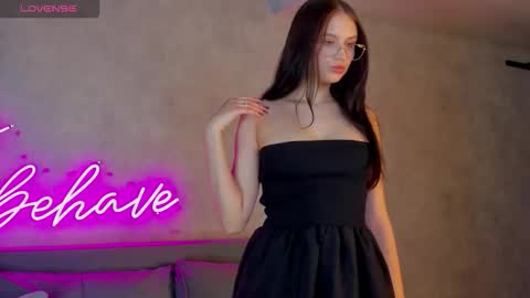 Snapshot of miaa_hill chatting on 02/19/26, 09:49 Mia online show from 02/19/26, 09:49