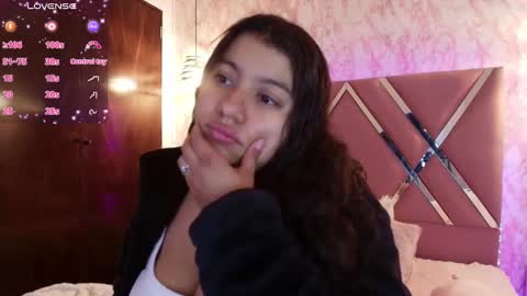 Snapshot of miaa_smiith1 chatting on 02/20/25, 12:15 miaa_smiith1 online show from 02/20/25, 12:15