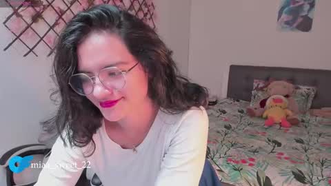 Maria Fernanda online show from 12/17/25, 04:40