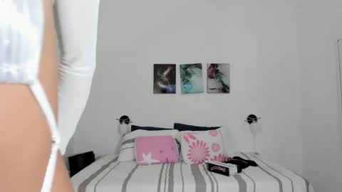 Snapshot of miaa_z chatting on 01/31/25, 12:29 Miaa online show from 01/31/25, 12:29