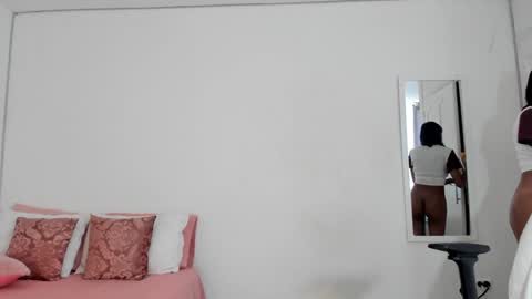 Snapshot of miaa_z chatting on 02/03/25, 03:49 Miaa online show from 02/03/25, 03:49