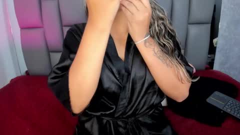 Mia online show from 02/26/25, 12:03