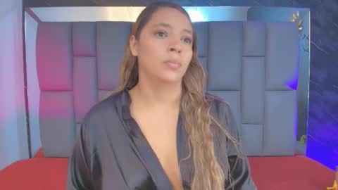 Mia online show from 09/23/25, 12:08