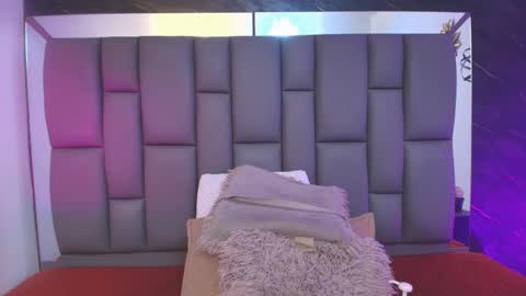 Mia online show from 02/20/26, 12:05